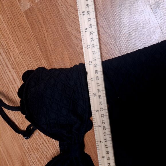 Cupshe Cutout Scallop Trim One Piece Swimsuit Black Medium NWT - Picture 8 of 9